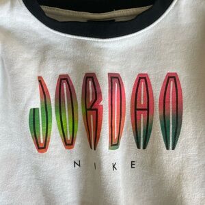 NIKE JORDAN BOYS SIZE MED (6) RAINBOW LOGO SWEATSHIRT